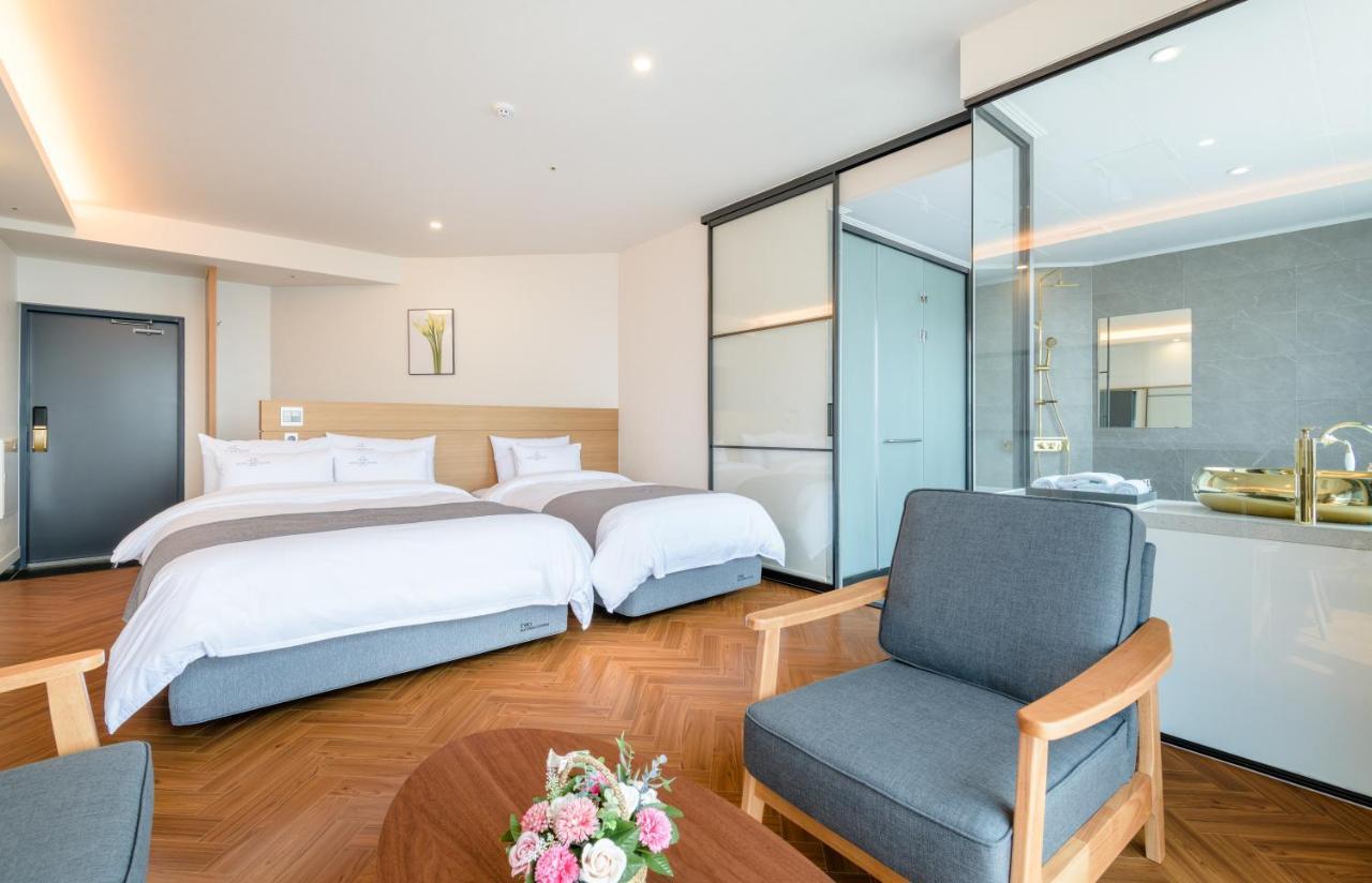 Hotel Mer Bleue Jeju Buitenkant foto