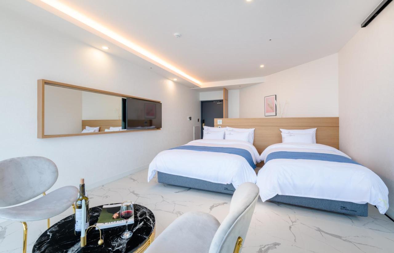 Hotel Mer Bleue Jeju Buitenkant foto